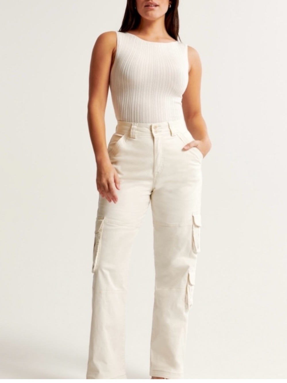 Abercrombie & Fitch Women’s Relaxed Cargo Pants Cream Color Size 4